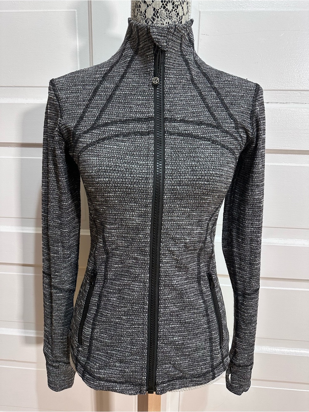 Lululemon Define Jacket Size 6 Coco Pique Black White Flattering Fit $128